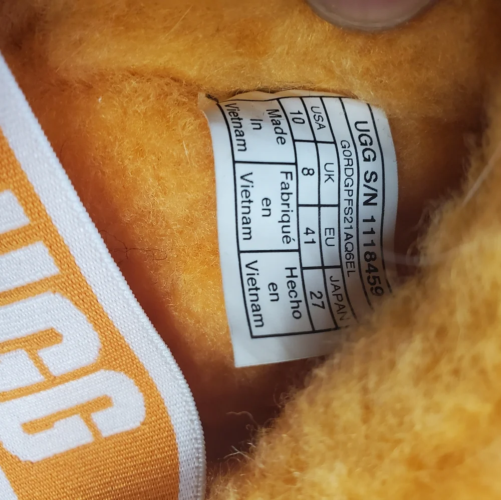 UGG's - Picture 5 of 5